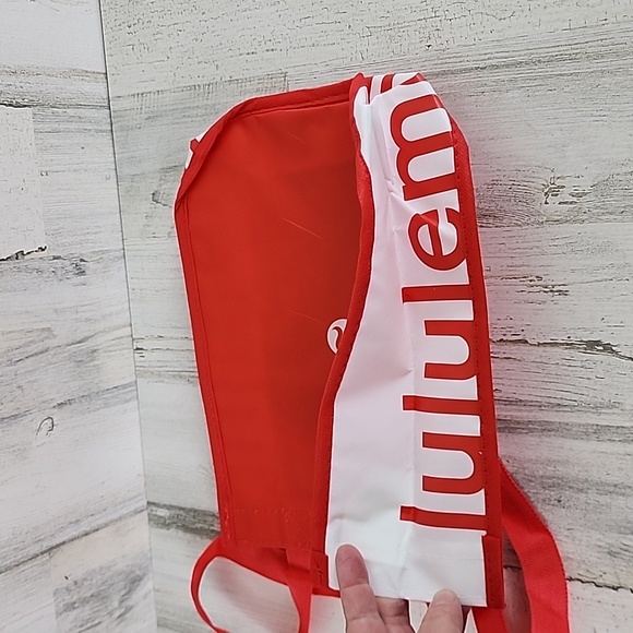 Lululemon red white snap close mini tote bag - Picture 3 of 4